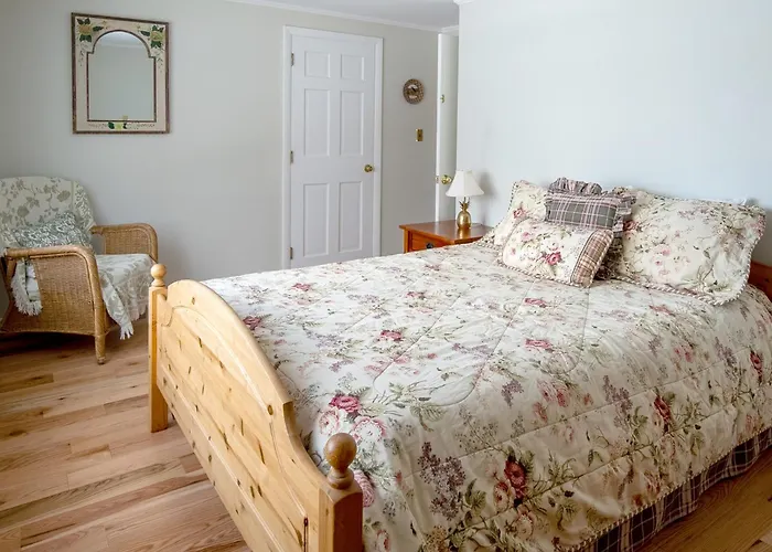 Cooper Hill Inn
