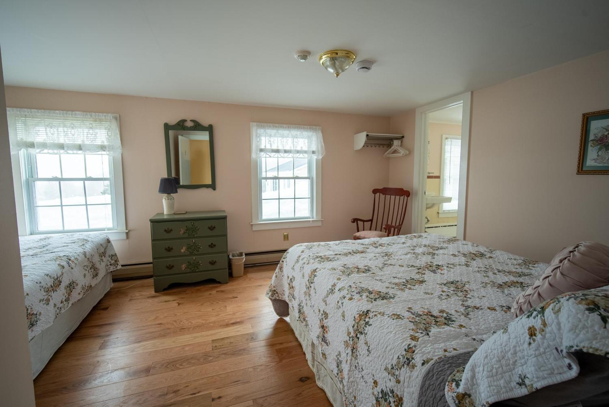 Inn Cooper Hill 3*