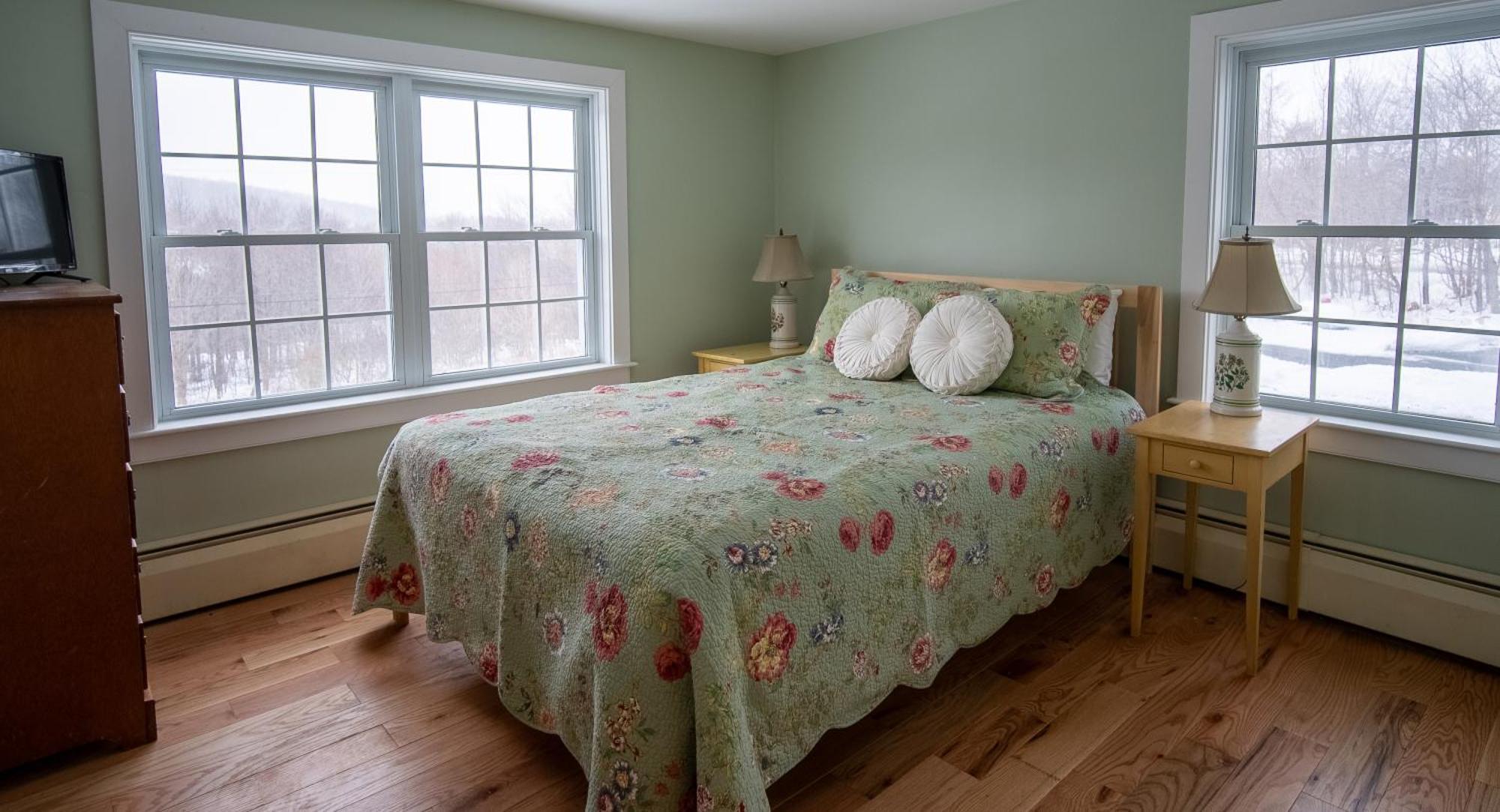 Inn Cooper Hill 3*